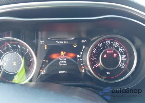 2015 Dodge Challenger Sxt z USA, uszkodzony, nr VIN 2C3CDZAG6FH722812